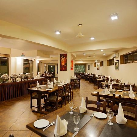 The Sea Horse Resort Baga Buitenkant foto